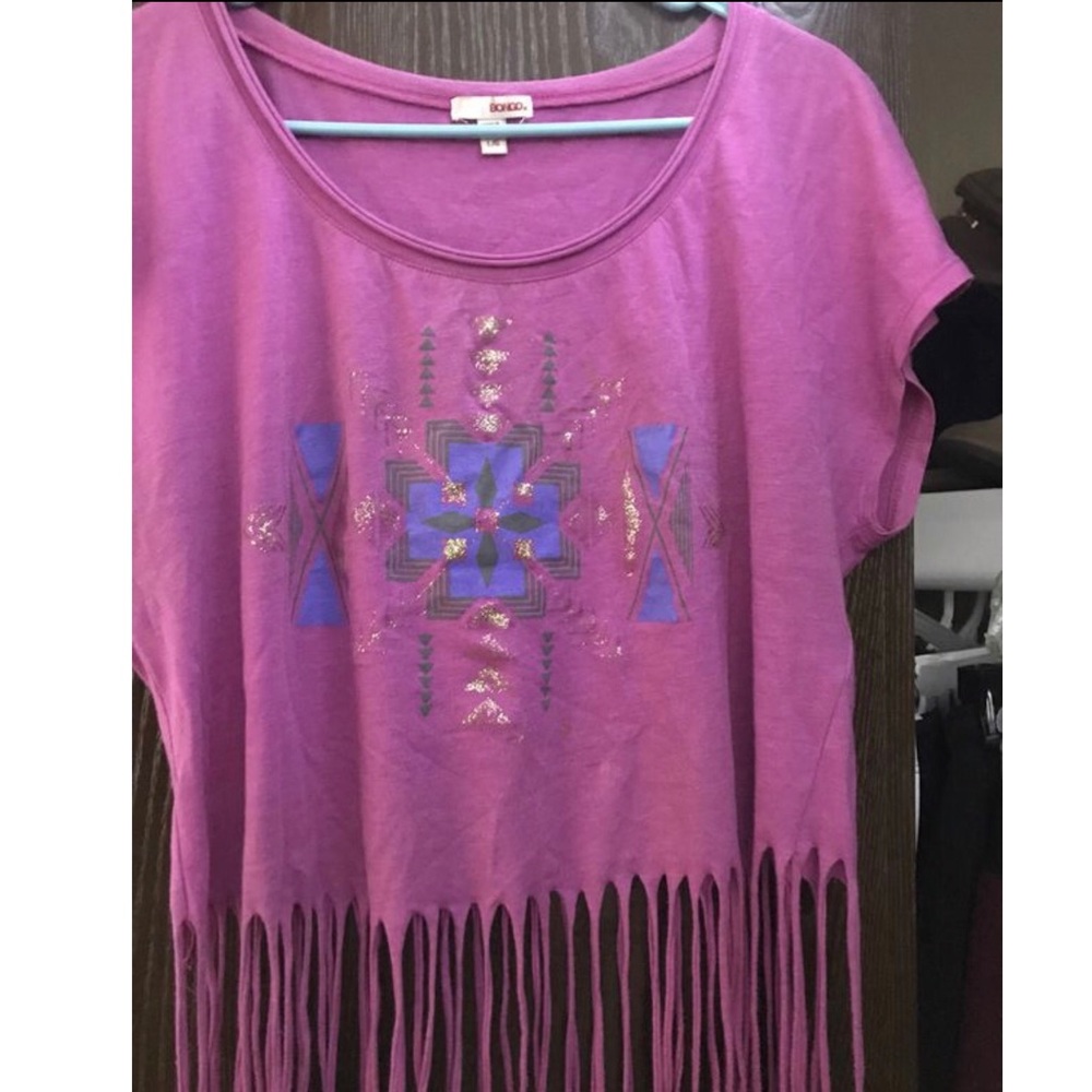 Graphic design t shirt with ripples
